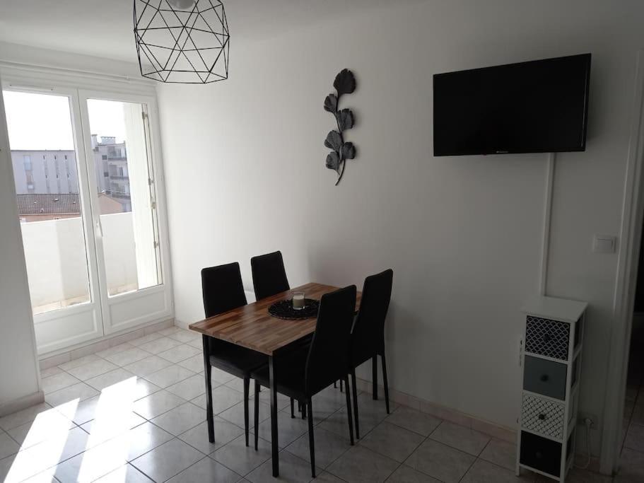 Appart 2/4 Pers Proche Centre Avec Balcon, Parking 纳博讷 外观 照片