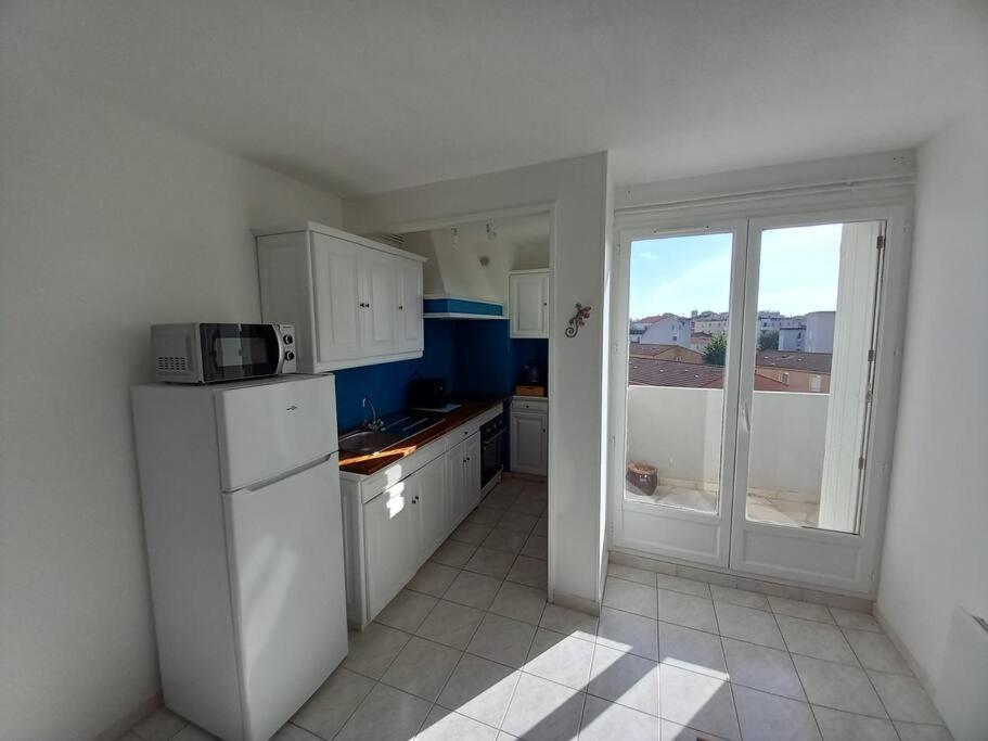 Appart 2/4 Pers Proche Centre Avec Balcon, Parking 纳博讷 外观 照片